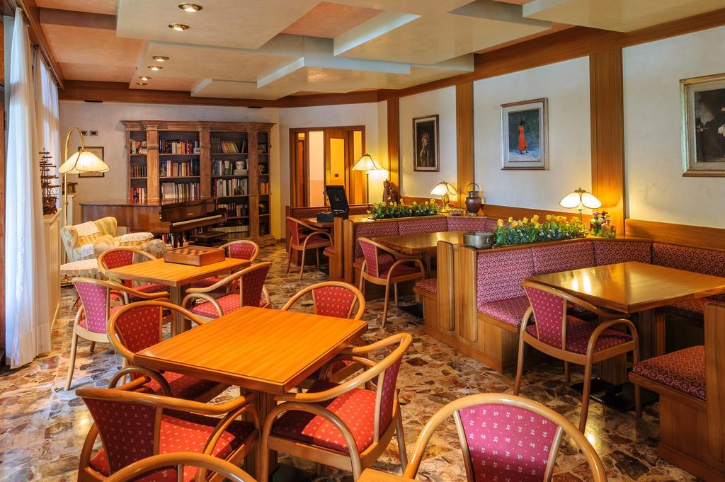Hotel Garden Zorzi San Felice del Benaco Dış mekan fotoğraf