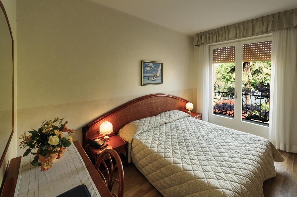 Hotel Garden Zorzi San Felice del Benaco Oda fotoğraf